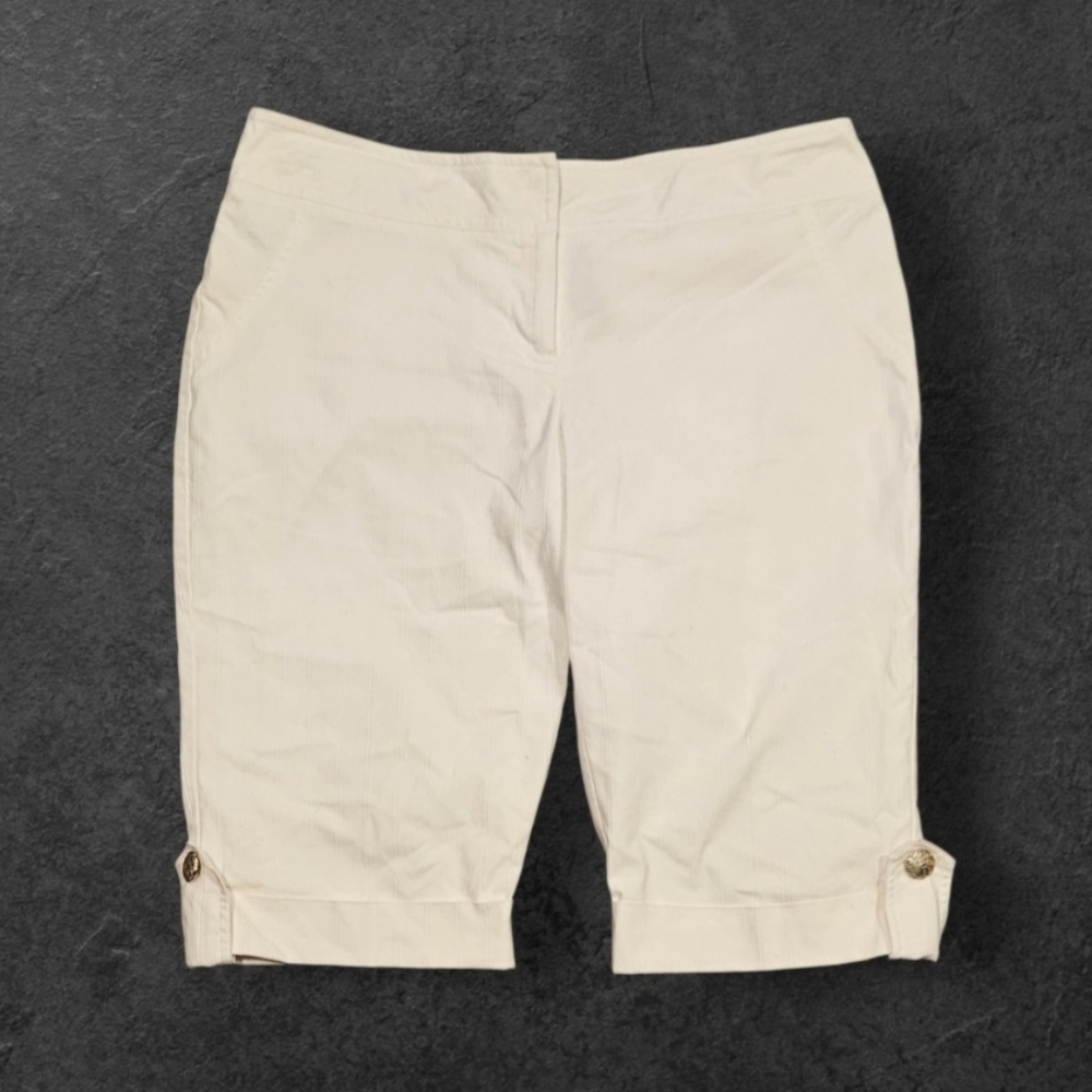 Like New, Women's Off-White Dress Shorts by Bisou Bisou Size 10